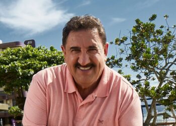 Apresentador Ratinho não é bobo e tem 10 formas de ganhar dinheiro fora do SBT