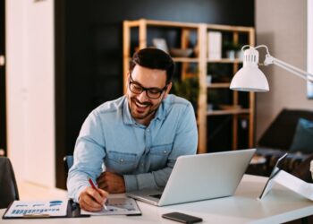 Adeus home office em 2026: Novo modelo de trabalho produtivo está conquistando empresas