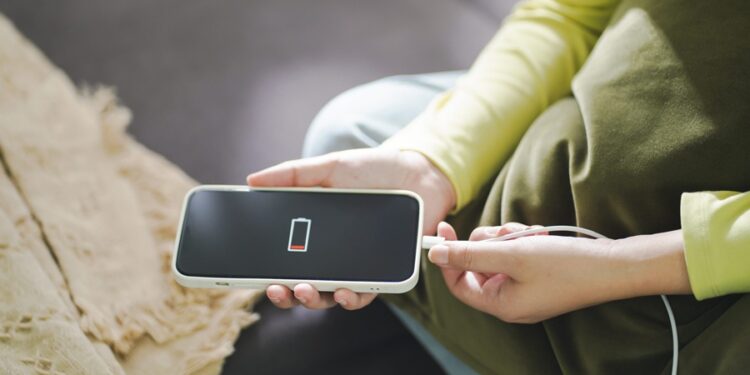 Truque super simples ajuda a reduzir o tempo de carregamento do celular