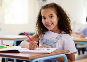 Maior escola pública do Brasil com 22.000 m² de área construída atende a mais de 9 mil alunos por dia