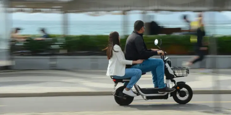 Donos de ciclomotores precisam cumprir obrigação no Detran até 31 de dezembro