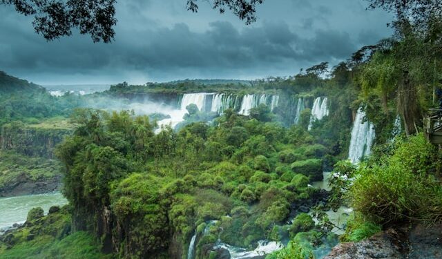 ‘Mini Cataratas do Iguaçu’ muda a realidade de cidade com 11.000 habitantes que recebe até 5 mil turistas por mês