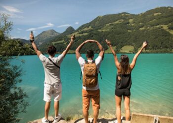 Turistas pagam até R$ 191 para conhecer a menor cidade de Santa Catarina e suas 39 praias deslumbrantes