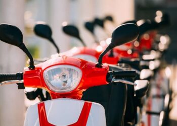 Detran obriga donos de motos elétricas colocarem placas em 2026