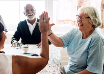 INSS vai pagar salário extra para aposentados nesta sexta-feira (05/12)