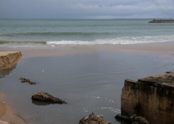 Balneário Camboriú dá a volta por cima e cala os críticos que falam mal da sua água do mar