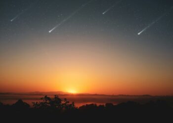 Chuva de meteoros mais intensa do ano chega neste fim de semana e poderá ser vista do Brasil