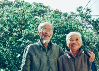 Estudo revela duas atividades para idosos que reduzem o risco de demência  em 35%