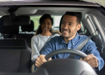 Nova lei promete mudar a vida de motoristas de aplicativo com valor mínimo por viagem: Saiba quanto