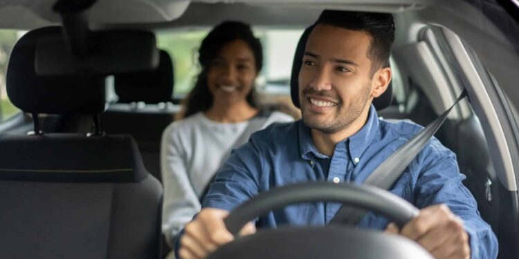 Nova lei promete mudar a vida de motoristas de aplicativo com valor mínimo por viagem: Saiba quanto