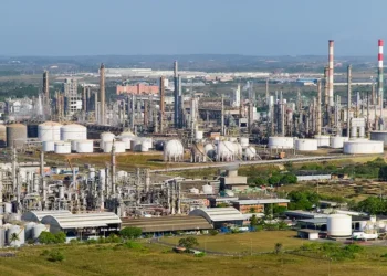 Cidade localizada a poucos quilômetros de Salvador é a melhor do Brasil para fazer negócios na indústria