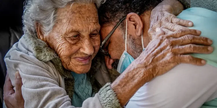 Direito garantido por lei a brasileiros com 60 anos ou mais é negligenciado por muitos idosos