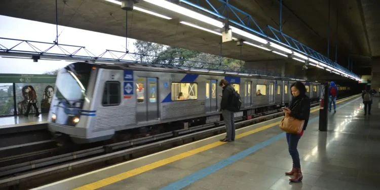 Sistema europeu de pagamentos chega ao metrô de São Paulo acabando com as filas na compra da passagem