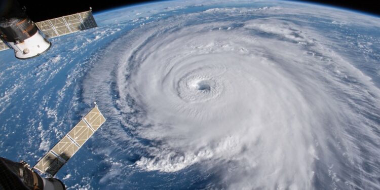 NASA captura imagem assustadora de ciclone extratropical que atingiu duas regiões do Brasil