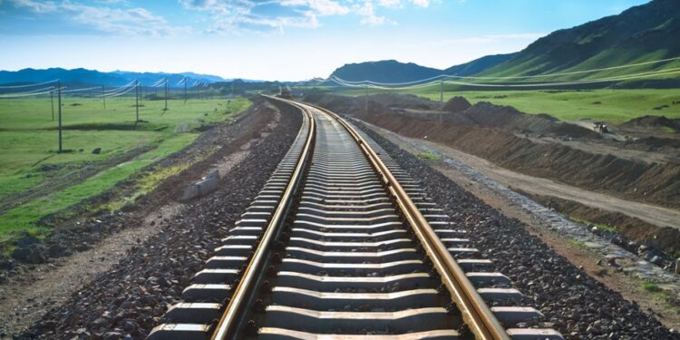 Ferrovia brasileira que ultrapassa R$ 15 bilhões em investimentos vai receber mais R$ 815 milhões e ainda não ficará pronta