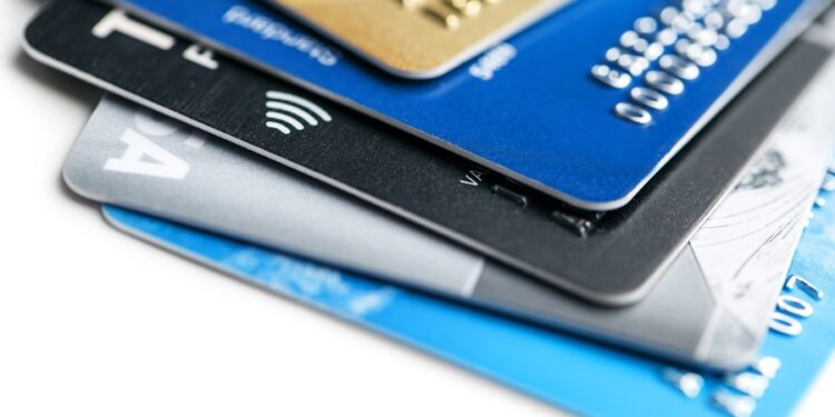 Idade máxima para ter cartão de crédito no Brasil: Depois disso, é quase impossível