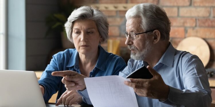 Prazo para aposentados solicitarem devolução de descontos indevidos do INSS está se encerrando