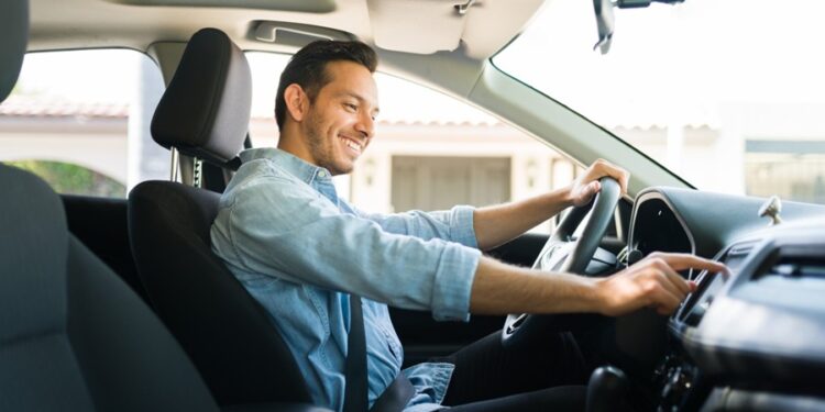 O truque que motoristas de aplicativo estão usando para conseguir viagens mais caras