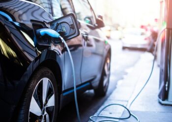 Nova lei para carros elétricos passou a valer em novembro e muitos ainda não sabem