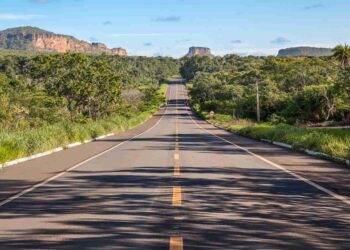 Estrada considerada a mais bonita do Brasil tem 284 curvas e atinge quase 1.500 metros de altitude