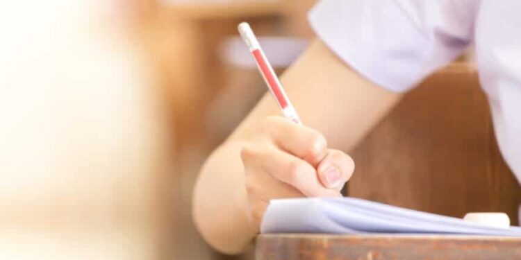 Cidade listada entre as melhores do Brasil para viver abre concurso público com salários de até R$ 9,8 mil