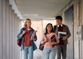 Estudantes podem viajar de graça pelo Brasil e cadastro pede apenas 4 documentos