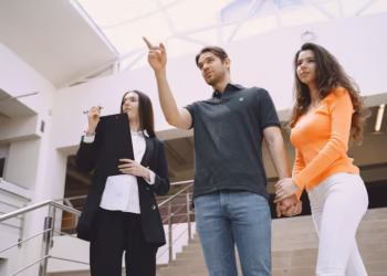 Moradores são amparados por lei e podem solicitar penhora de bens quando um vizinho não paga taxas de condomínio