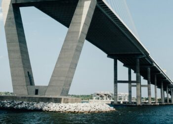 Nova ponte para ligar Brasil e Paraguai gera polêmica ao ser inaugurada em meio a “fase de testes”