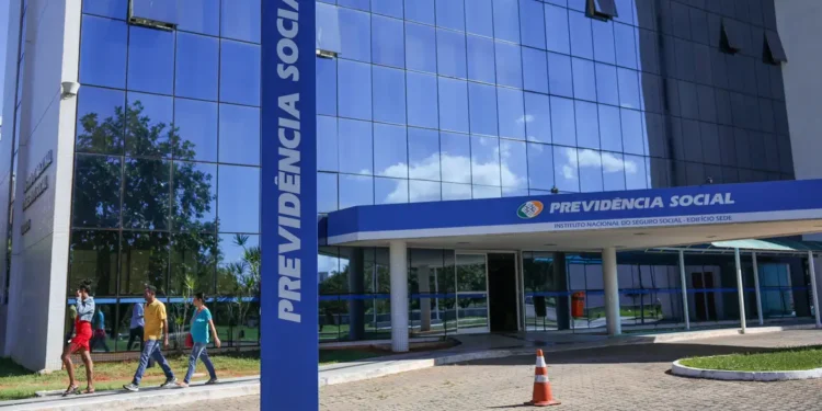 INSS vai ressarcir aposentados e coloca prazo final para março de 2026