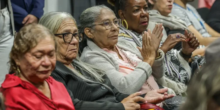 Alerta para idosos acima de 60 anos sobre prazo para rematrícula obrigatória se encerrando nesta quarta (28) nesta cidade