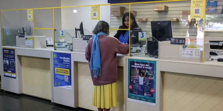 Lista de trabalhadores que podem se aposentar com 15 anos de contribuição deve aumentar no Brasil