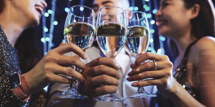 Explosão durante a festa de ano novo em bar causa tragédia histórica