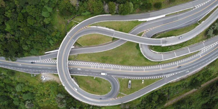 Estado mais competitivo do Brasil vai investir R$ 30 bilhões em obras rodoviárias e gerar 252.000 empregos