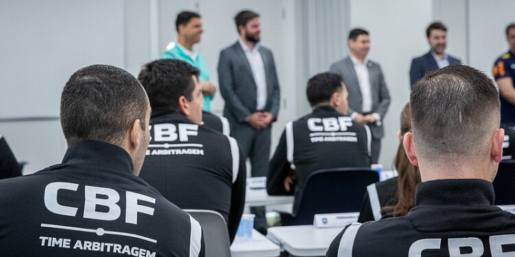 Após críticas de clubes e dirigentes, CBF toma medida drástica sobre quadro de arbitragem do Campeonato Brasileiro