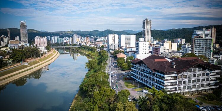 Cidade mais segura do Brasil vira paraíso dos empresários e abre mais de 15.000 negócios em um ano