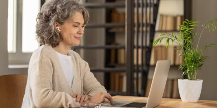 5 melhores profissões para quem deseja voltar a trabalhar depois dos 50 anos