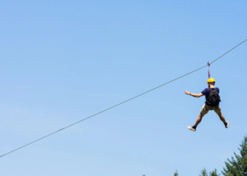 Tirolesa mais alta das Américas fica a mais de 750 metros do chão em destino encantador do Brasil