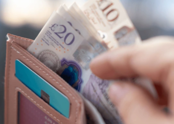 Mulher mais rica do Reino Unido ganha bilhões por ano com negócio que virou febre no Brasil