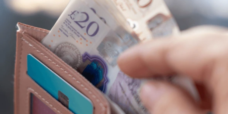 Mulher mais rica do Reino Unido ganha bilhões por ano com negócio que virou febre no Brasil