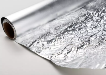 Colar papel-alumínio nas paredes por alguns dias: para que serve e por que arquitetos recomendam