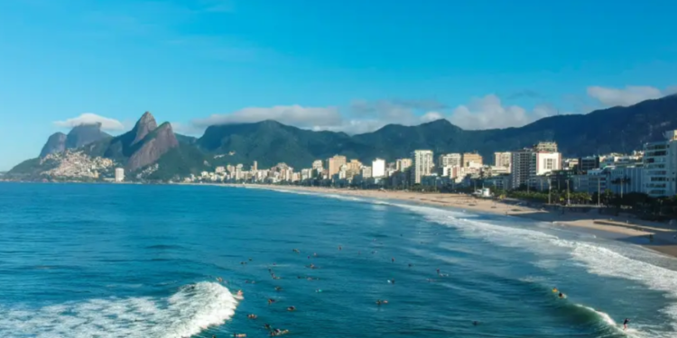 Praia muito visitada no Brasil terá cobrança de R$ 48 dos turistas na hora de ir embora