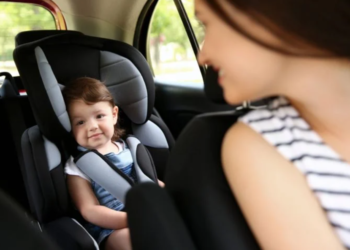 Aviso do INMETRO sobre os principais requisitos de um bebê conforto