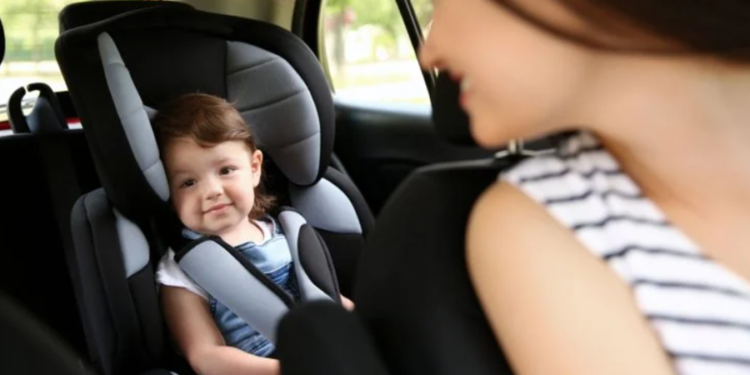 Aviso do INMETRO sobre os principais requisitos de um bebê conforto