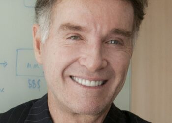 Brasileiro que ajudou a desenvolver rede social queridinha tem fortuna que supera a de Eike Batista até no auge