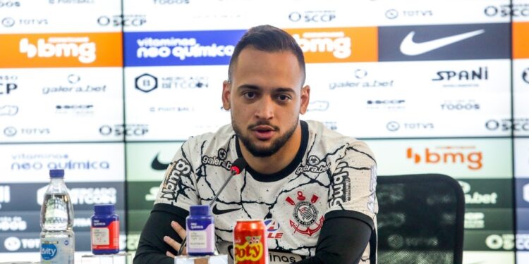Enquanto Gabigol foi jogar com Neymar no Santos, Maycon também vai atuar com cunhado no Galo