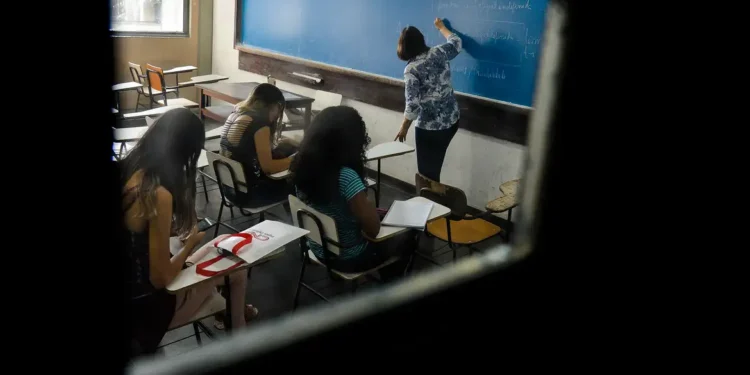 Não haverá aulas na pré-escola, no ensino fundamental e médio em todas as escolas durante fevereiro neste país