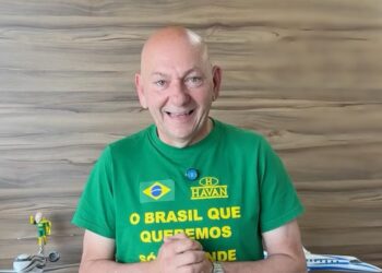 Véio da Havan descobriu forma de fazer propaganda em todo o litoral brasileiro sem gastar quase nada