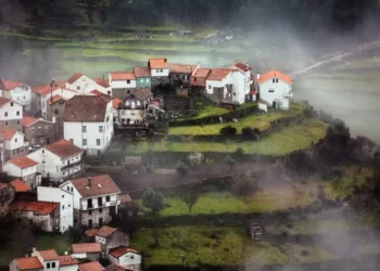 ‘Suíça Portuguesa’ fica a mais de 700 metros de altitude e encanta turistas do mundo todo