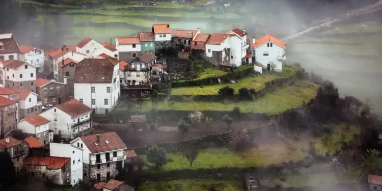 ‘Suíça Portuguesa’ fica a mais de 700 metros de altitude e encanta turistas do mundo todo