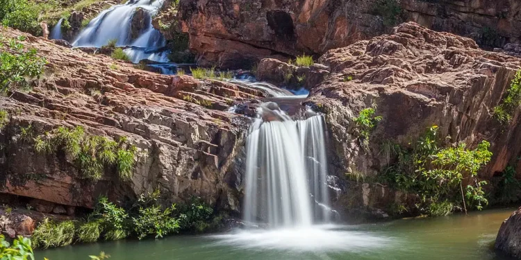 Cidade com o céu mais estrelado do Brasil abriga mais de 120 cachoeiras